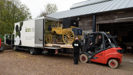 An insight into the 19th Century through an exquisite Victorian carriage image